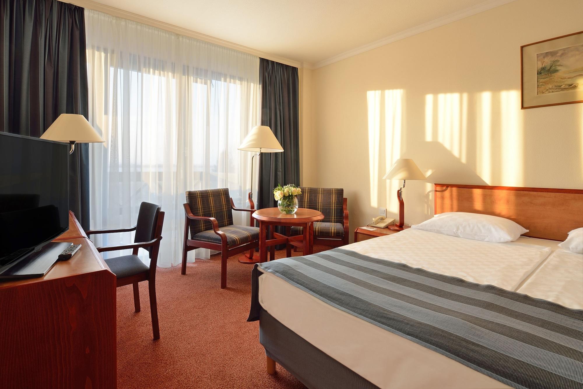 Danubius Hotel Buek ภายนอก รูปภาพ
