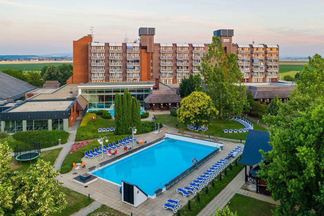 Danubius Hotel Buek ภายนอก รูปภาพ